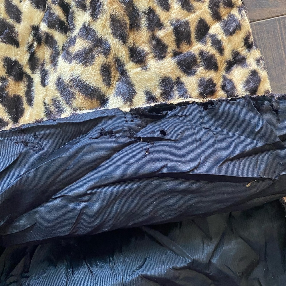 Cheetah print sleeveless top - Picture 10 of 13